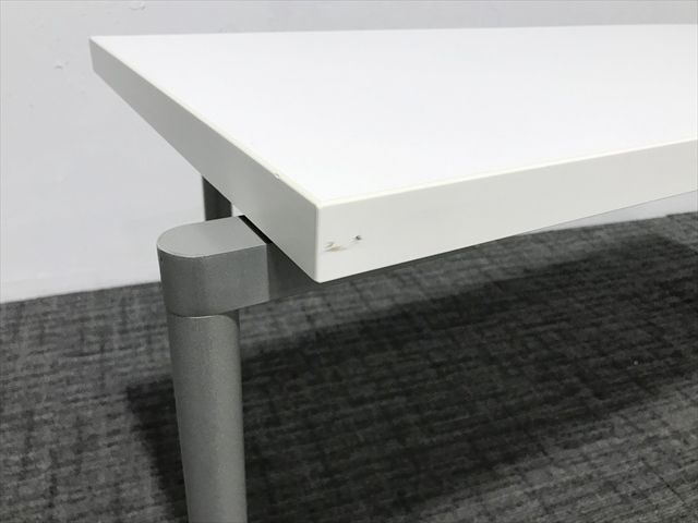 ミーティングテーブル