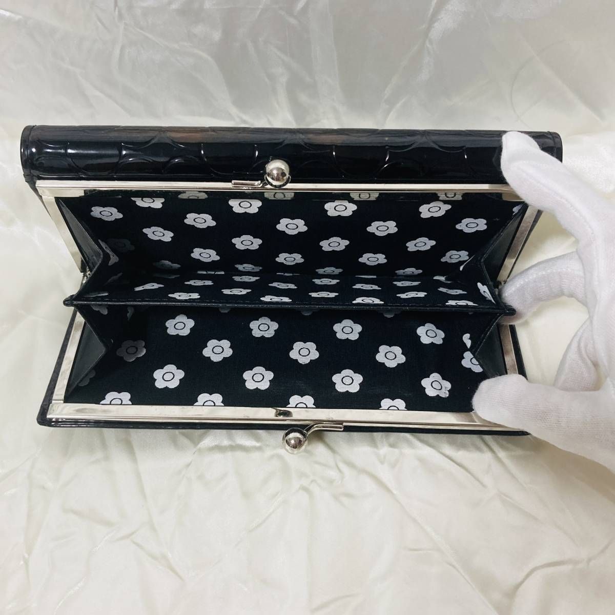 MARY QUANT マリークワント 長財布 ブラック 黒 花 エナメル