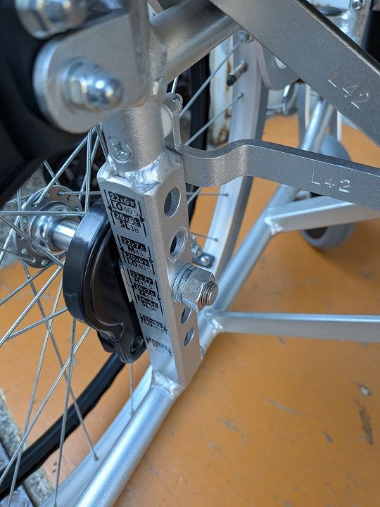 一部地域を除く カワムラ 簡易モジュール車いす KA 822 B KM 25 1006 06 自走用車椅子 車椅子 看護 介護用品