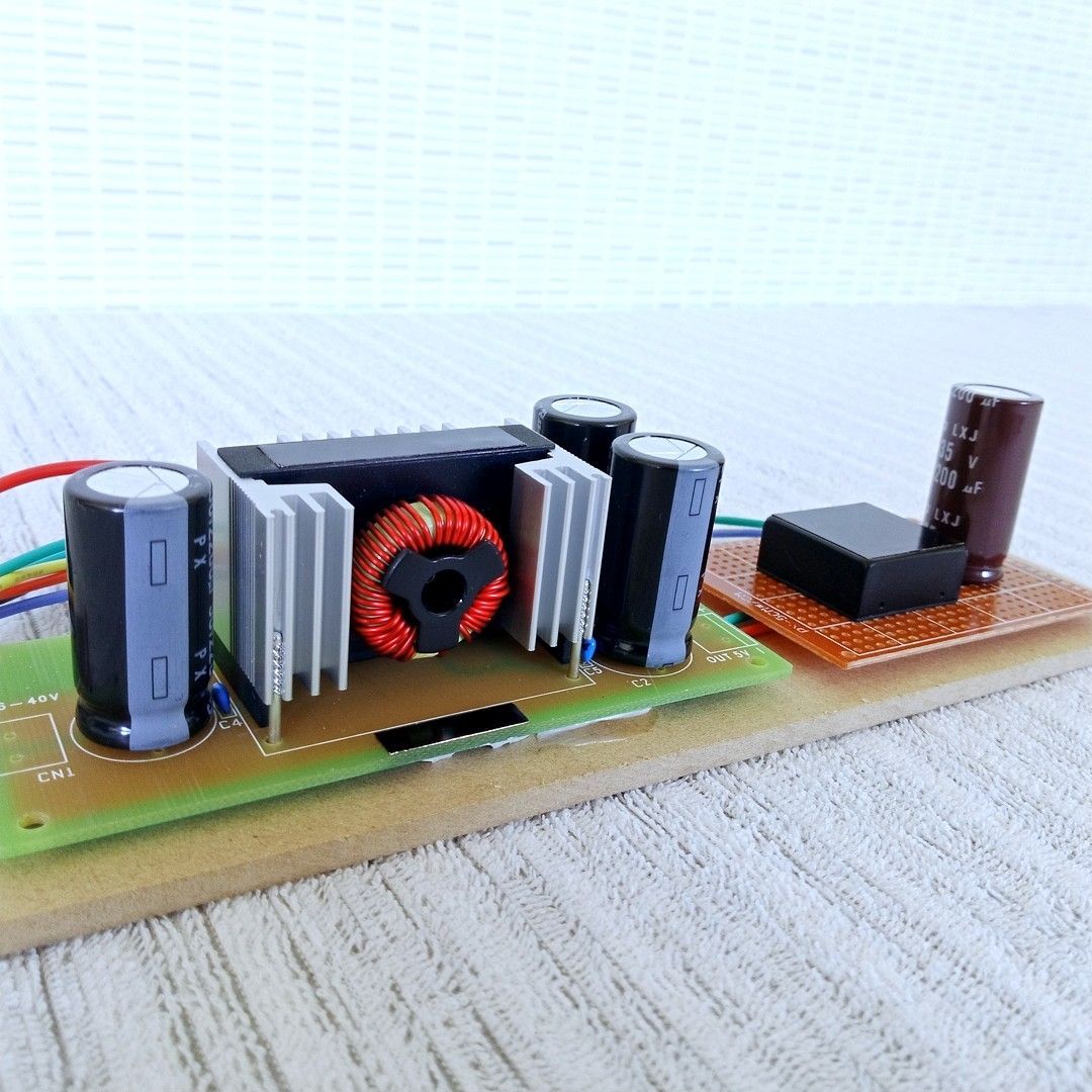 モジュラーシンセサイザー