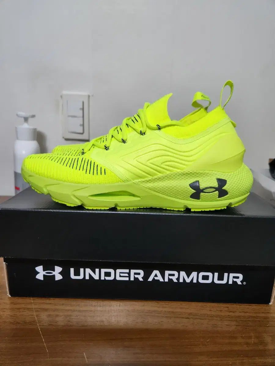 UNDER ARMOUR アンダーアーマー ホバー ファントム 2 290 サイズ