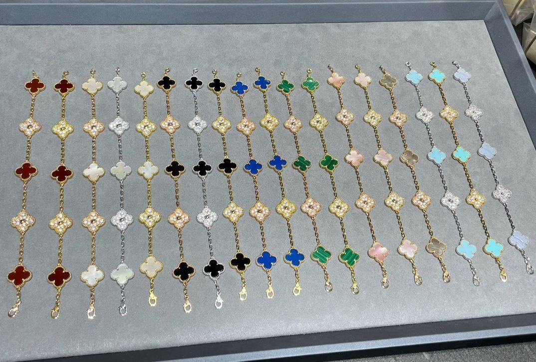 Van Cleef & Arpels 四つ葉のクローバーブレスレット Van Cleef & Arpels] ヴァンクリーフ＆アーペル Vca 四つ葉の