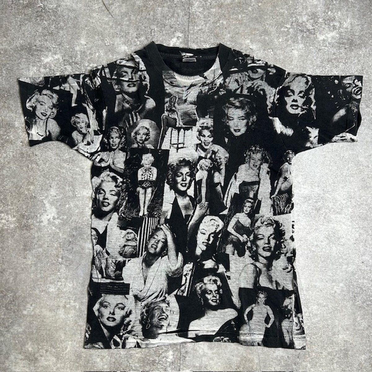 90's Marilyn Monroe マリリンモンロー 総柄 プリント フルーツオブザルーム シングルステッチ Tシャツ USA 93年コピーライト