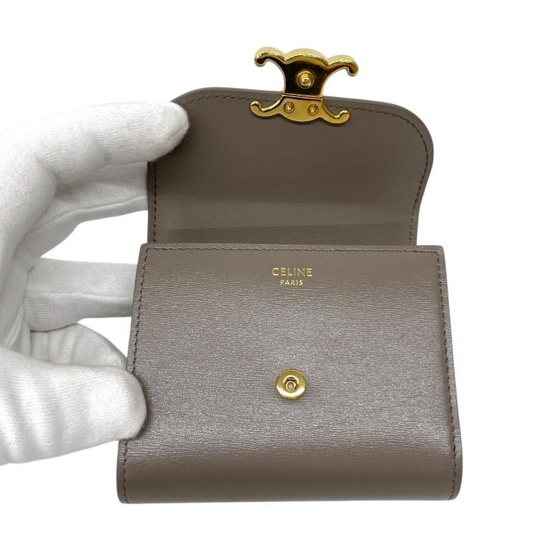 美品✨️ セリーヌ 折り財布 トリオンフ フラップ ウォレット 極美品✨️ セリーヌ 折り財布 トリオンフ フラップ スモール