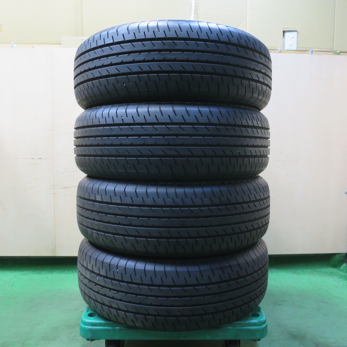 新車外し バリ溝】ヨコハマ ブルーアースE51 225/60R18 4本