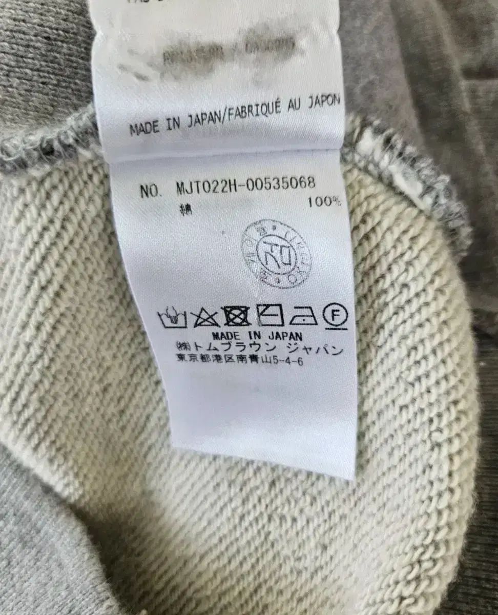 ジップアップパーカー