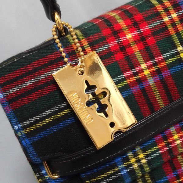 MOSCHINO タータンチェック ハンドバッグ 安全ピン MOSCHINO タータンチェック ハンドバッグ 安全ピン - メルカリ