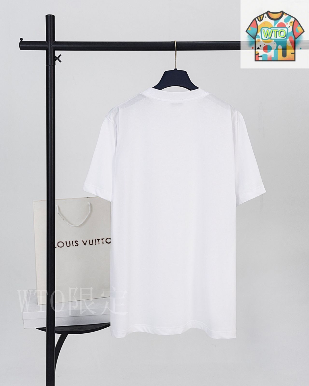 お盆前の値下げ！Dior トロッター Tシャツ ディオールトロッターTシャツ - メルカリ