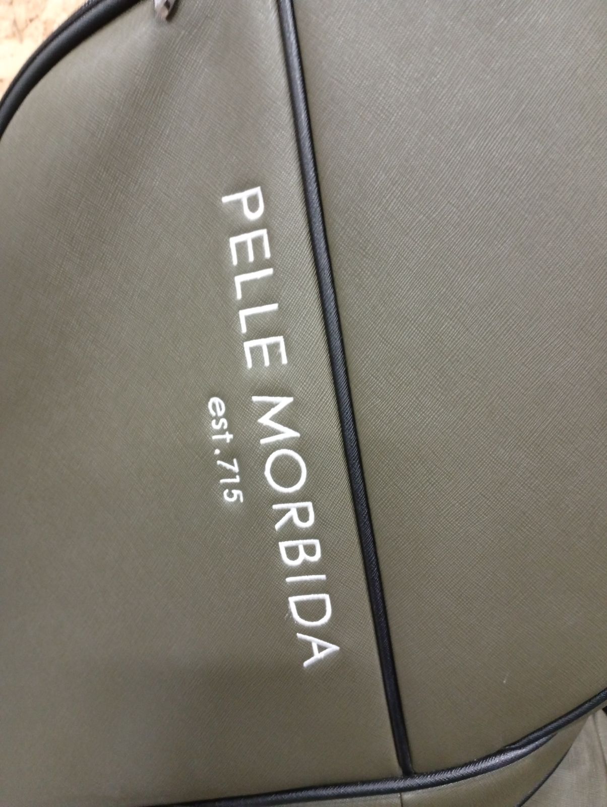 限定品　ペッレモルビダ TRAVISMATHEW コラボ　キャディバッグ TRAVIS MATHEW PREMIUM×PELLE MORBIDAのコラボアイテム発売