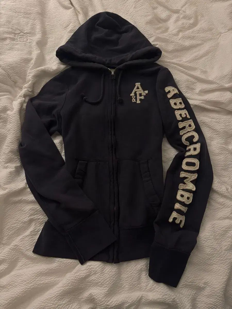 アバクロンビー ネイビー 白 フードジップアップ