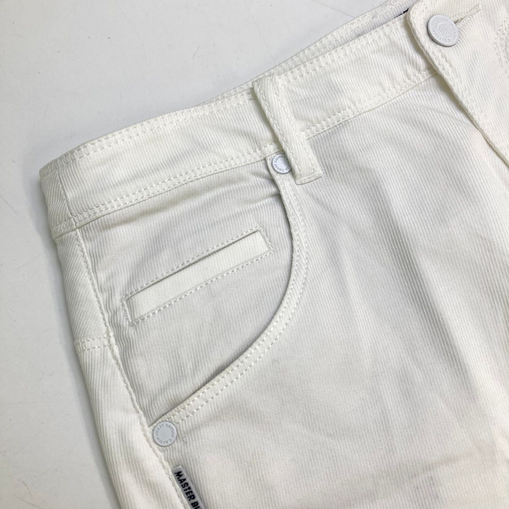 【新品タグ付】マスターバニー　レディース　Ｍ　ハーフパンツ　ゴルフウェア　白 マスターバニー ショートパンツ 4 サイズ：4 MASTER BUNNY EDITION