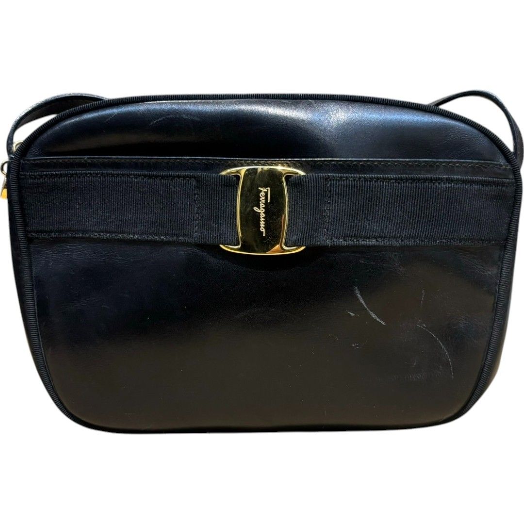 Salvatore Ferragamo (サルヴァトーレフェラガモ) ⑤ ヴァラ レザー  