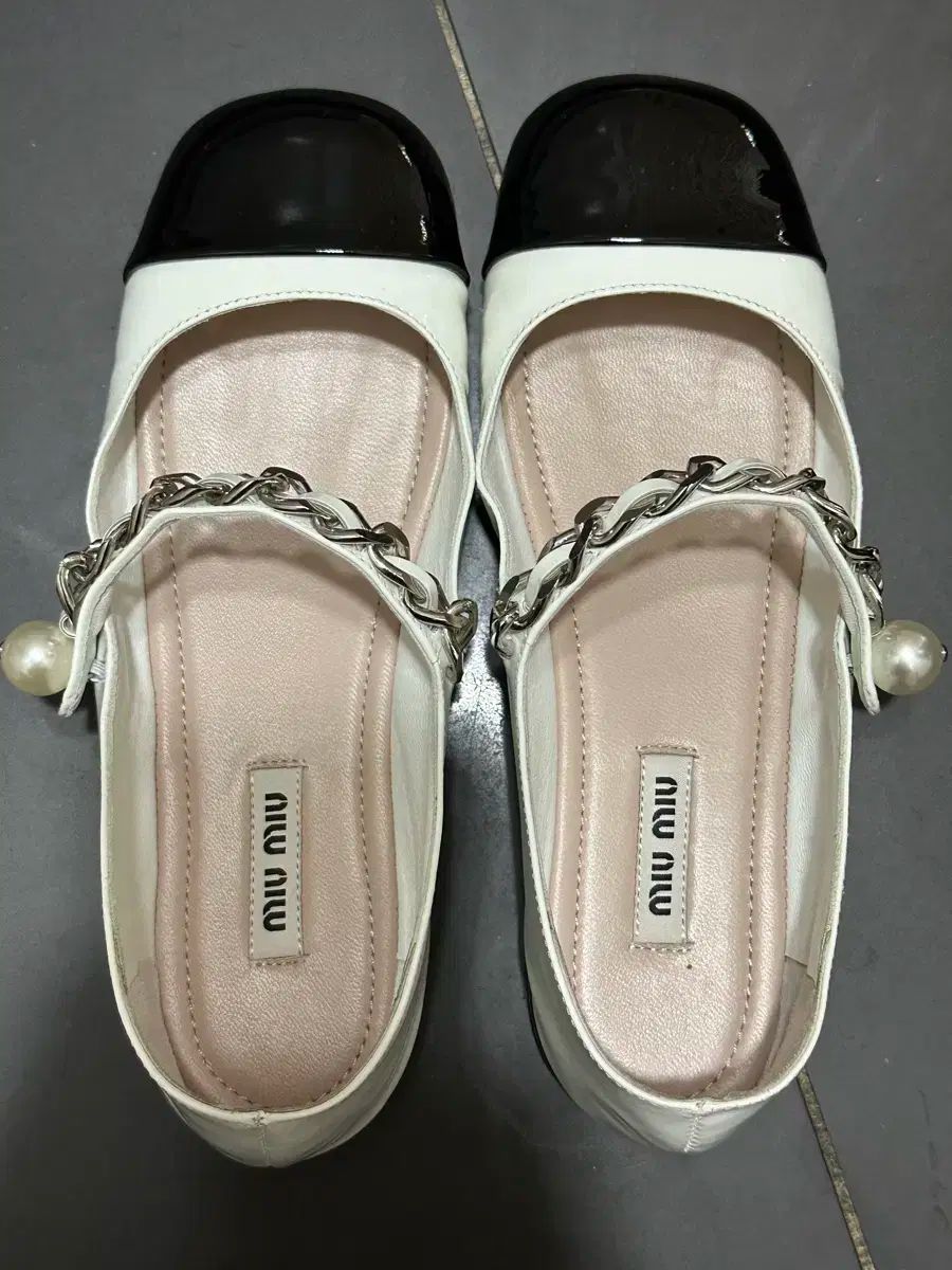 MIU MIU ミュウミュウ フラットシューズ 35