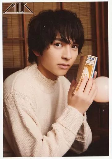 中古】生写真(男性) M!LK/吉田仁人/上半身・衣装白・右向き・両手本