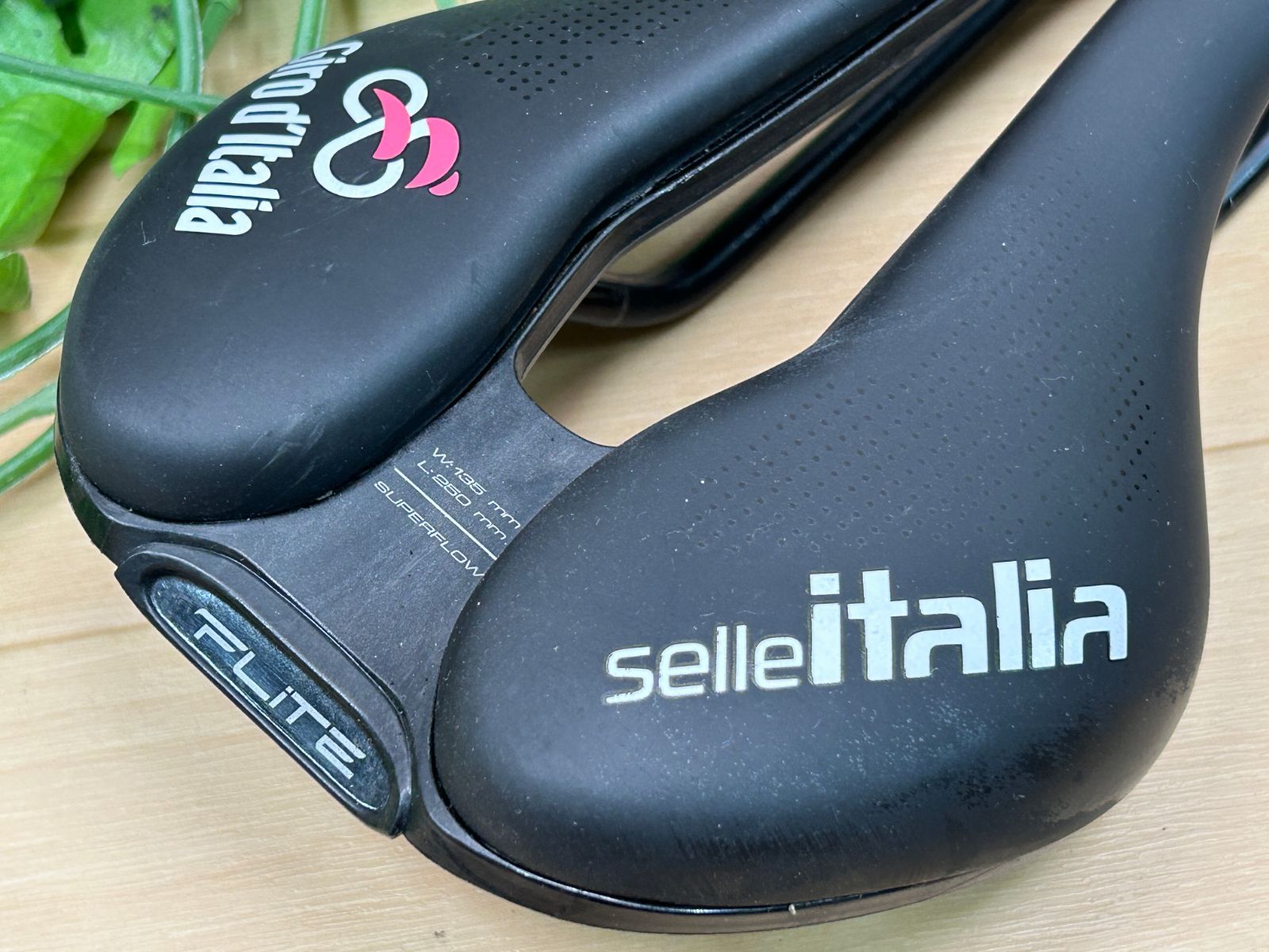 イチ推し!! 中古 selle ITALIA FLITE Boost TM SUPERFLOW GIRO 