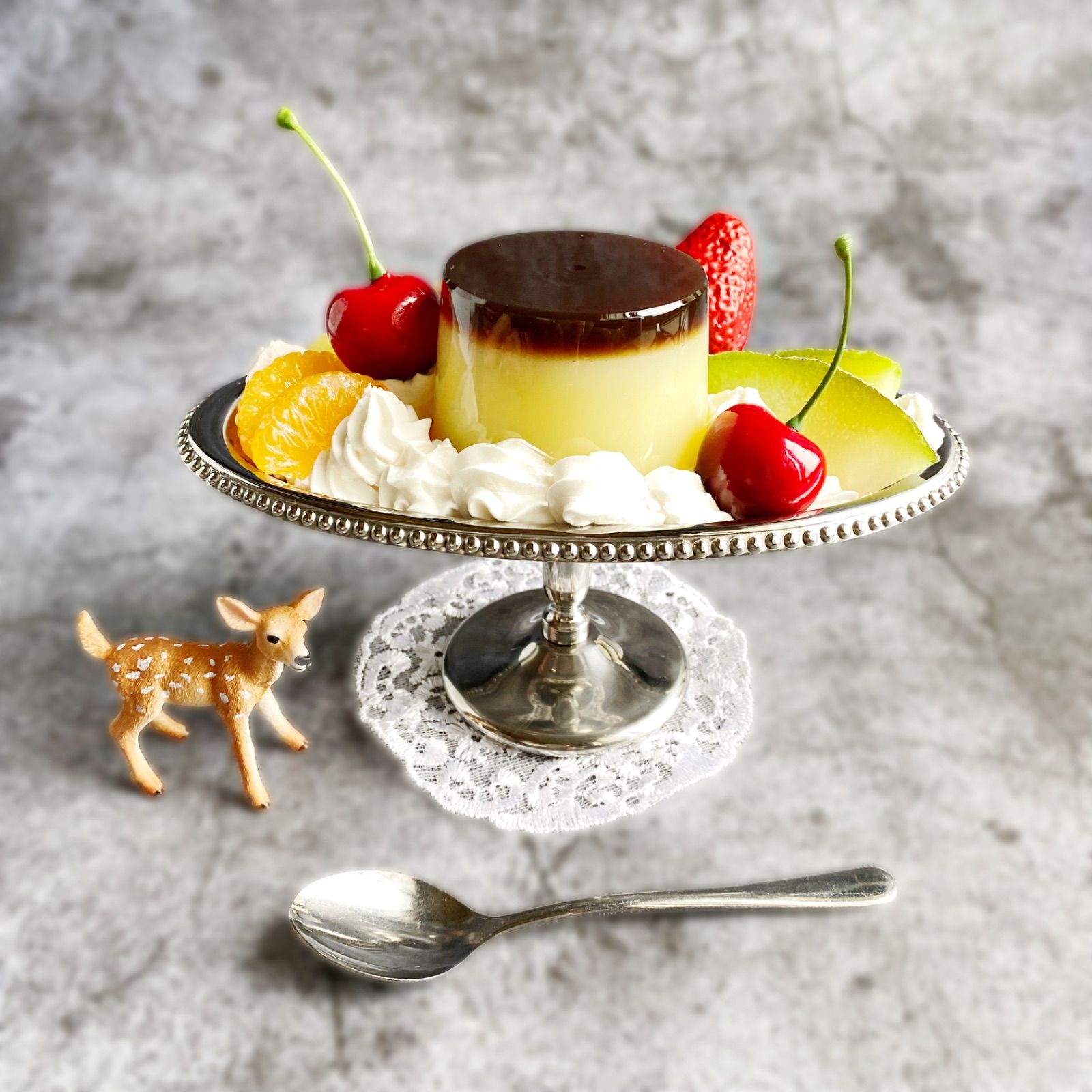 ぽむ 様☆プリンアラモード☆フェイクスイーツ 食品サンプル まるで本物。リアルな食品サンプル 食べられない プリンアラモード