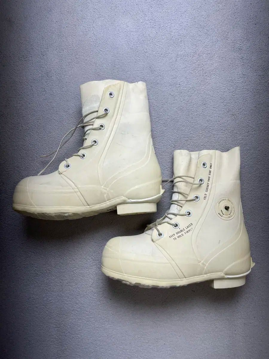 米軍実物 「バニーブーツ」 防寒ラバーブーツ ホワイト12R 未使用 紙タグ付 米軍実物 「バニーブーツ」 防寒ラバーブーツ ホワイト12R 未