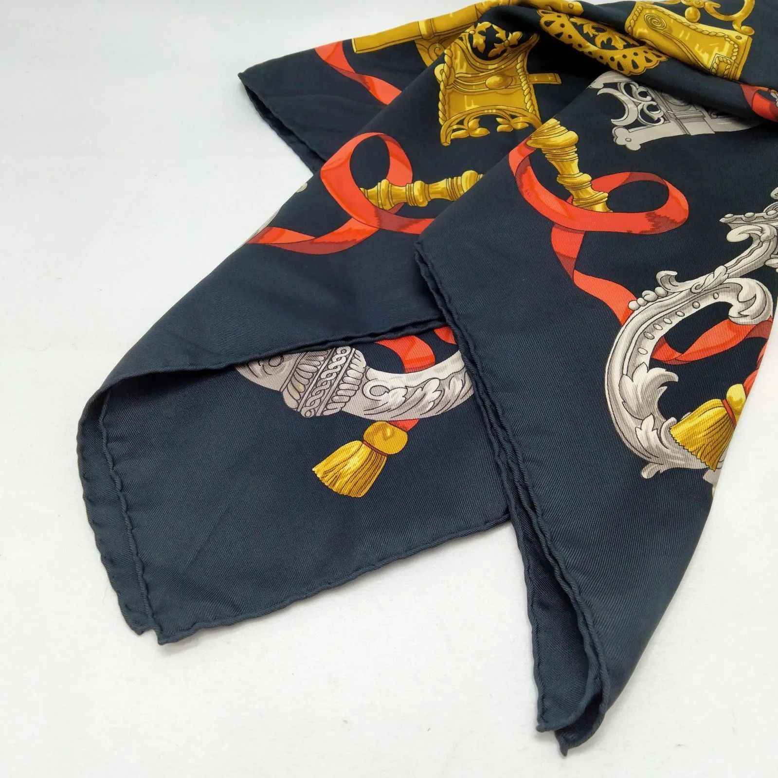 HERMES　エルメス　スカーフ　カレ90　鉄細工 FERRONNERIE 130506-1.jpg