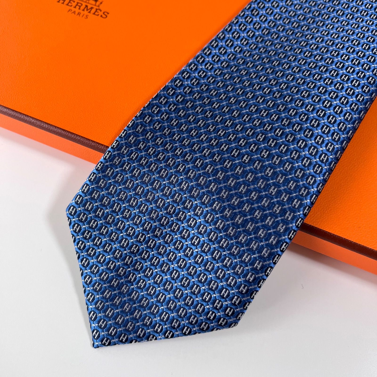 ♡新品未使用品♡HERMESネクタイ　ブルーネイビー　ロゴＨ　シルク100％ 楽天市場】【新品未使用品】HERMES エルメス ネクタイ 総柄 H