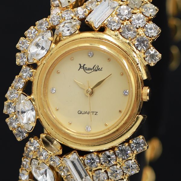 QZ 良品 ホーラー 石付き バングルウォッチ ゴールド文字盤