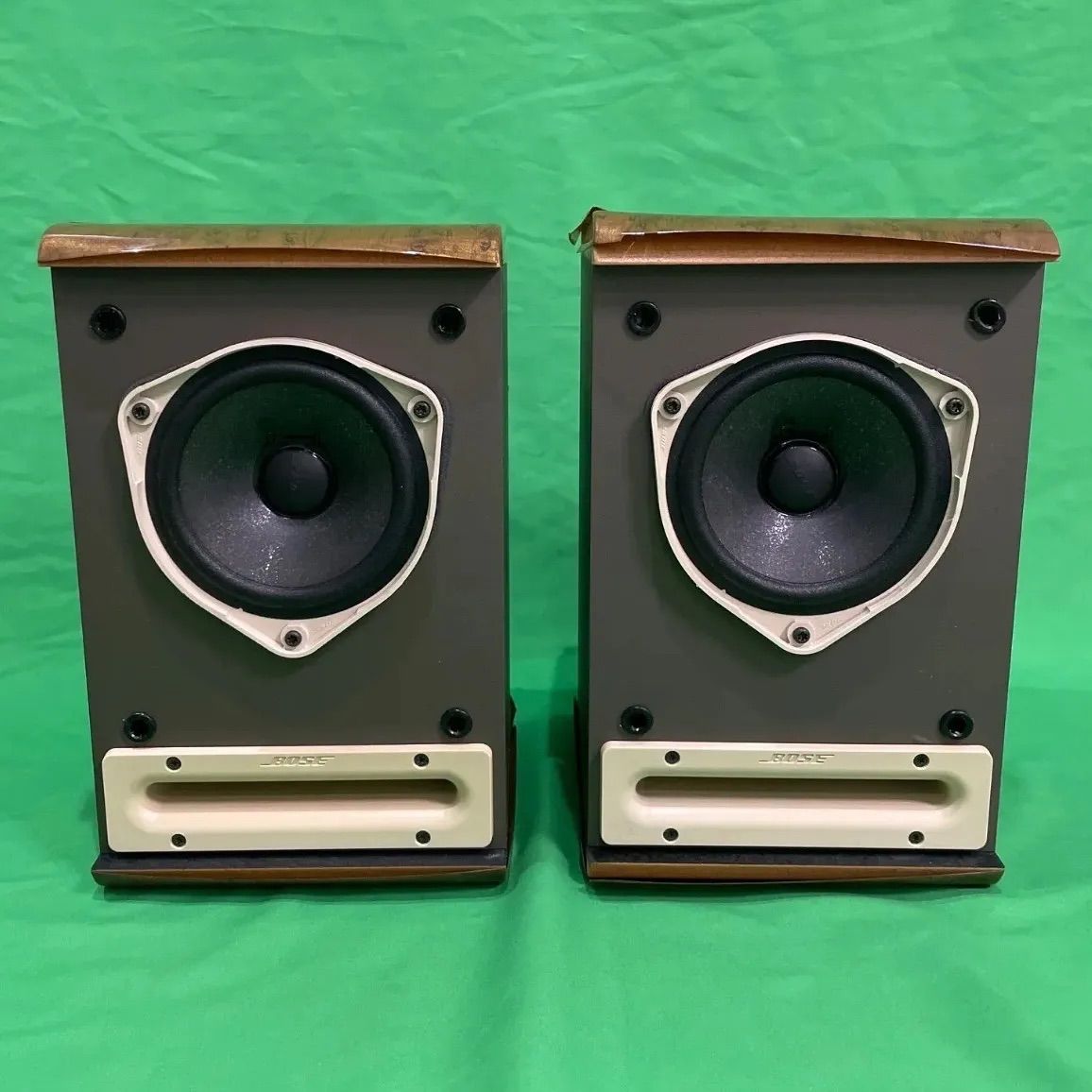 スピーカー・ウーファー BOSE 121V BOSE 121/121V WestBoroughの仕様 ボーズ