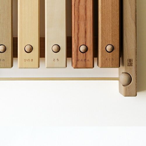 激可愛い オークヴィレッジ Oak Village 白木 無塗装の木のおもちゃ 小さな森の合唱団 童謡版 楽器玩具 木琴 知育玩具 出産祝い お誕生日 ギフト 日本製 おうち時間 子供