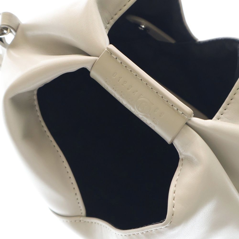 maison margiela レザーチャーム MM6 Maison Margiela (エムエムシックスメゾンマルジェラ