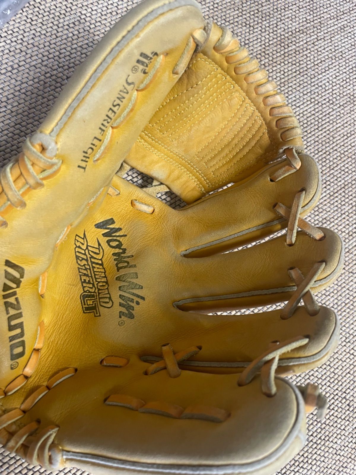 美品 Mizuno WorldWin ソフトボールグローブ 軟式野球 ミズノ