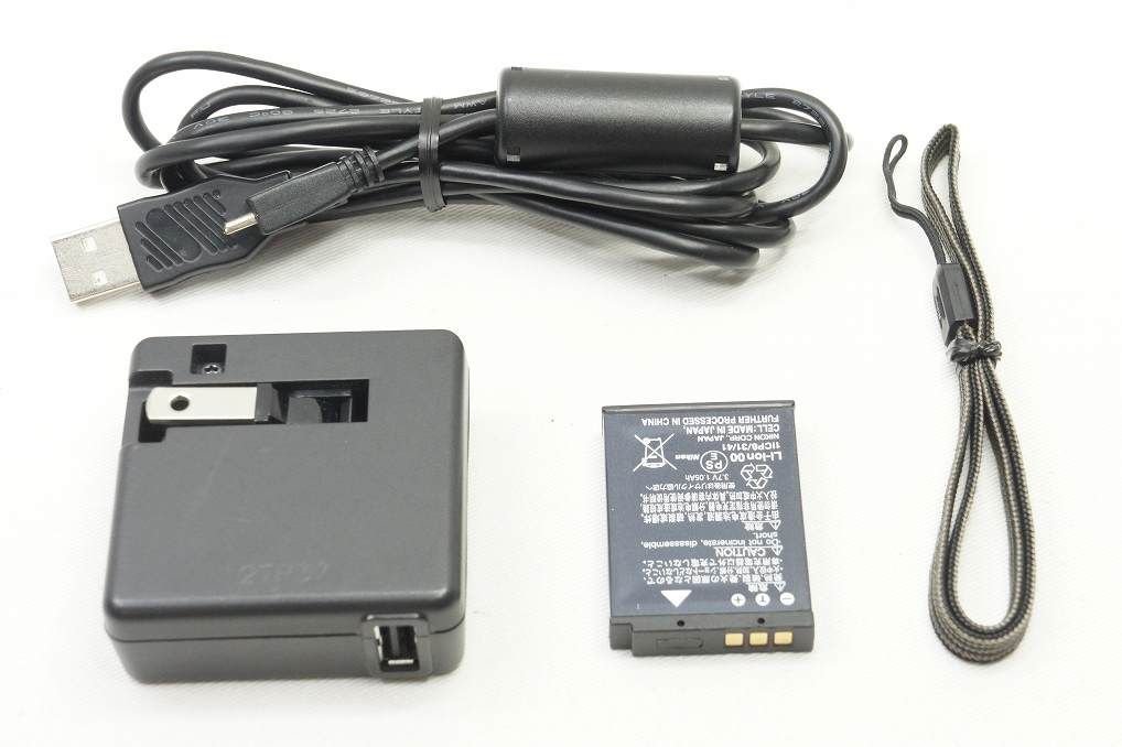 コンパクトデジタルカメラ