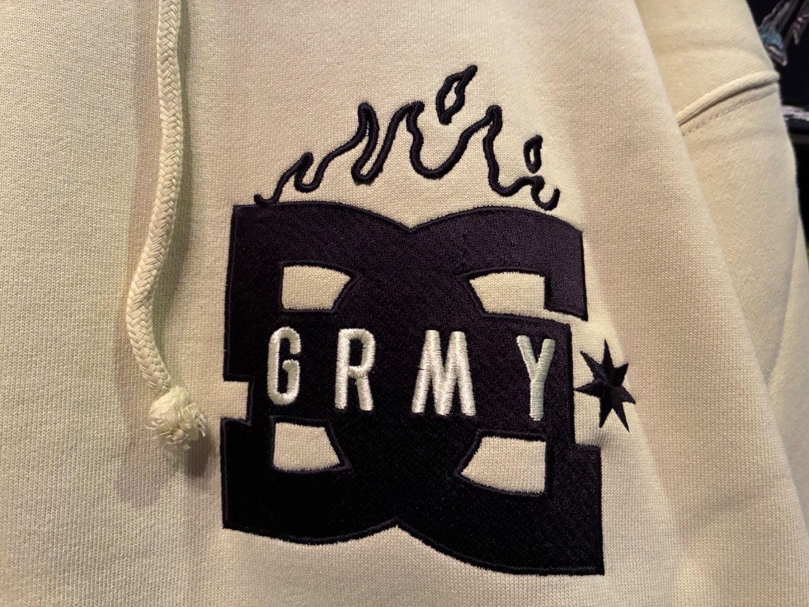 THE SWARM DC SHOES X GRIMEY BOXY HOODIE GCH635 LIME Lサイズ