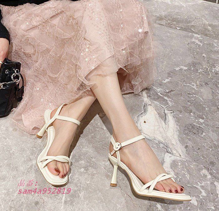 ヒールサンダル ベージュ