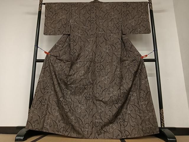 平和屋着物●本場大島紬　泥染め　一元絣　草花文　正絹　逸品　AAAW9270zg 平和屋着物○本場大島紬 泥染め 一元絣 草花文 正絹 逸品 AAAW9270zg