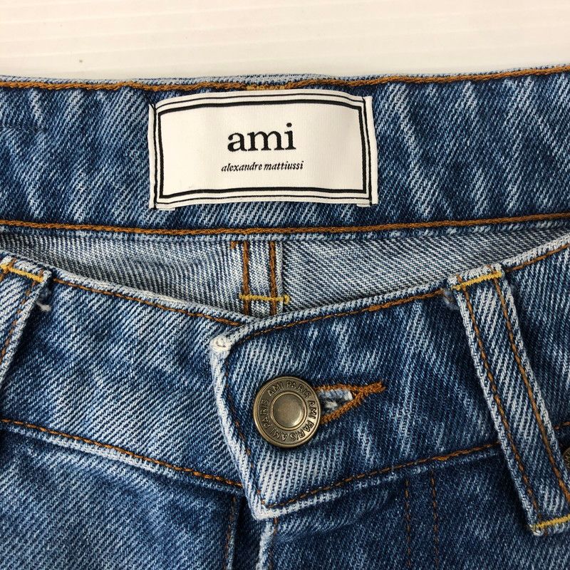 STRAIGHT DENIM