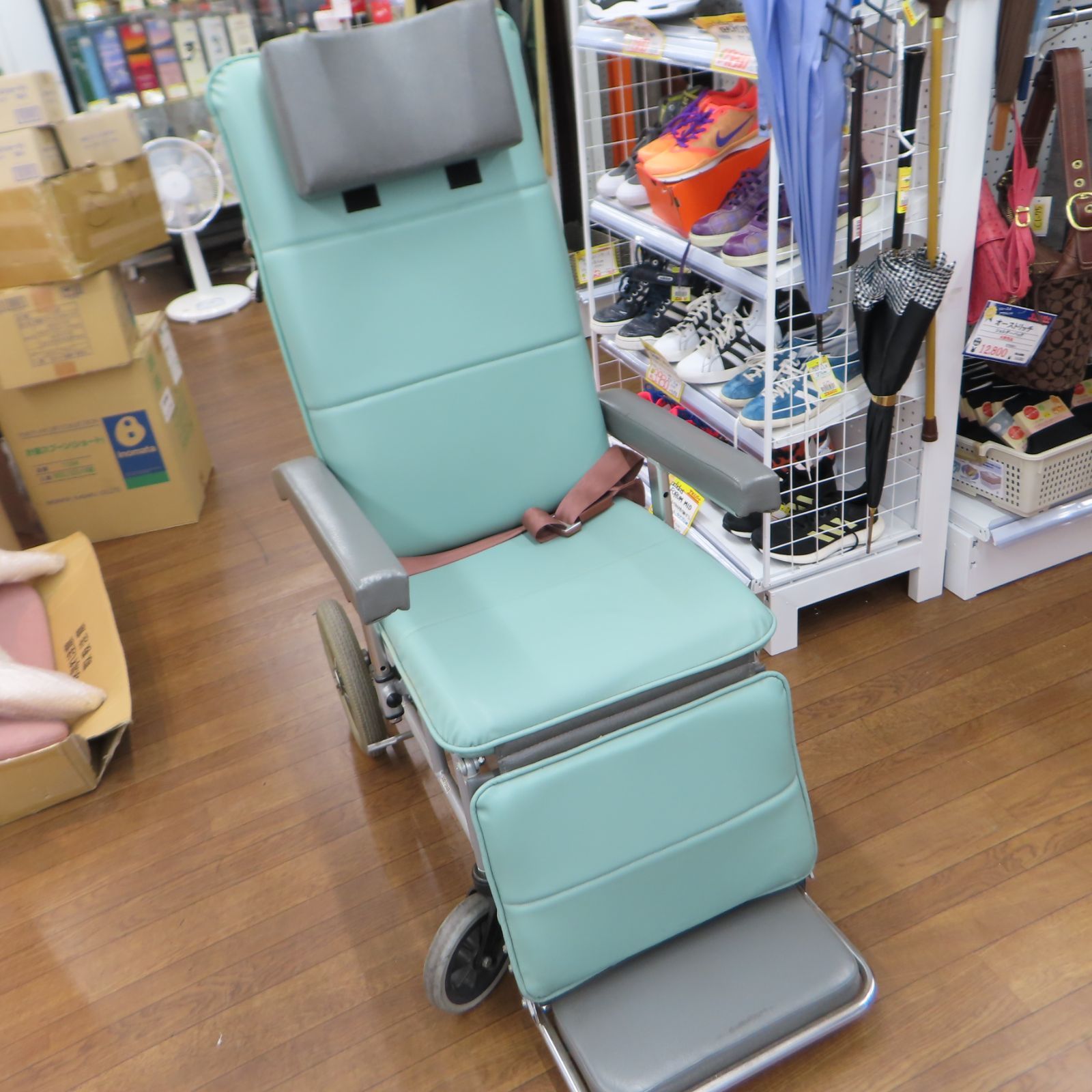 み カワムラサイクル フルリクライニング介助ブレーキ付き 車椅子 C4-47 T