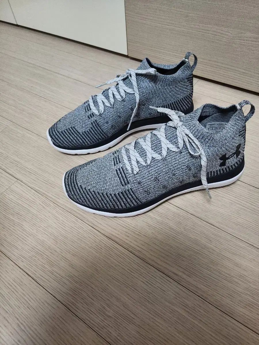 UNDER ARMOUR アンダーアーマー スラックス メンズ スニーカー