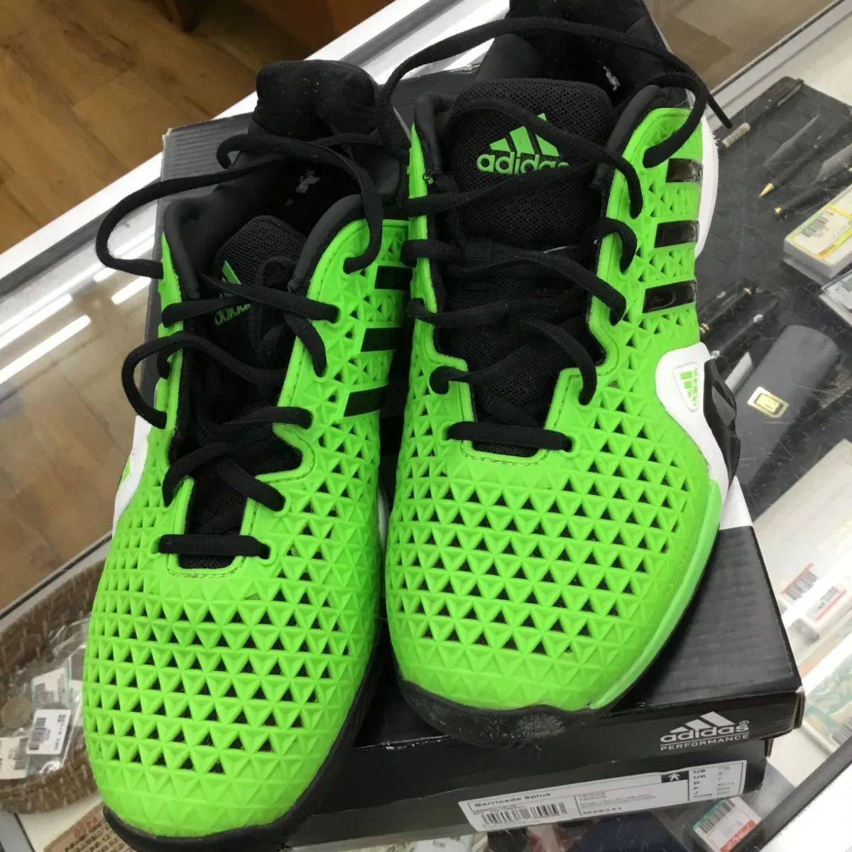 adidas バリケード８plus 25.5cm 錦織圭モデル エキスパート藤沢辻堂店 