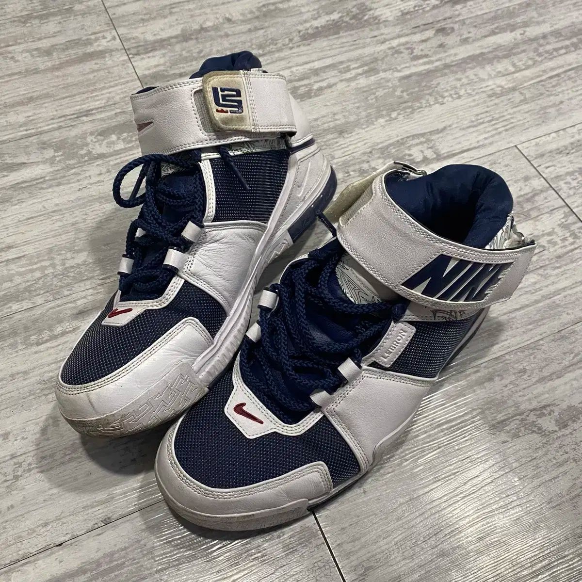 NIKE ナイキ レブロン 2 ミッドナイト ネイビー 285