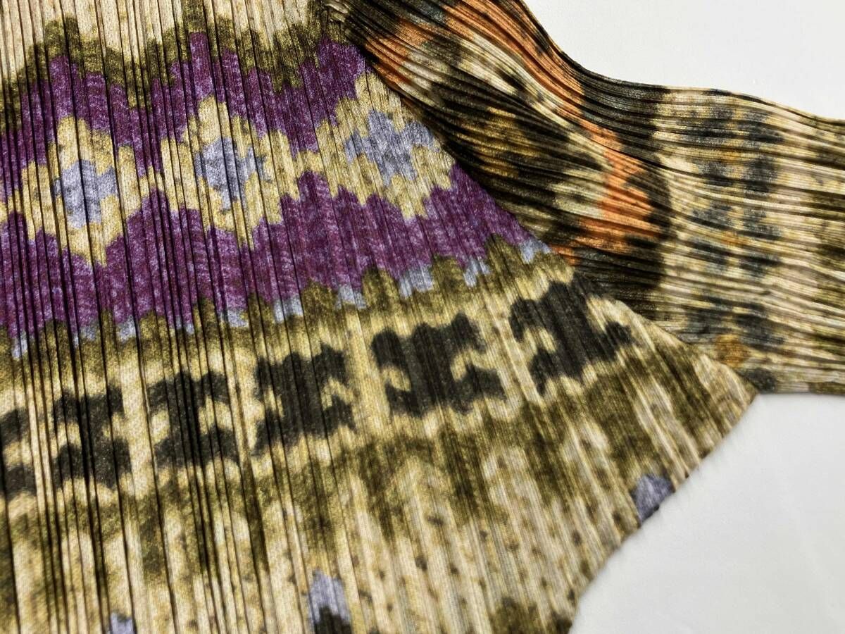 PLEATS PLEASE! 花柄 長袖カーディガン　サイズ3　イッセイミヤケ イッセイミヤケ ISSEY MIYAKE 長袖 カーディガン サイズ3