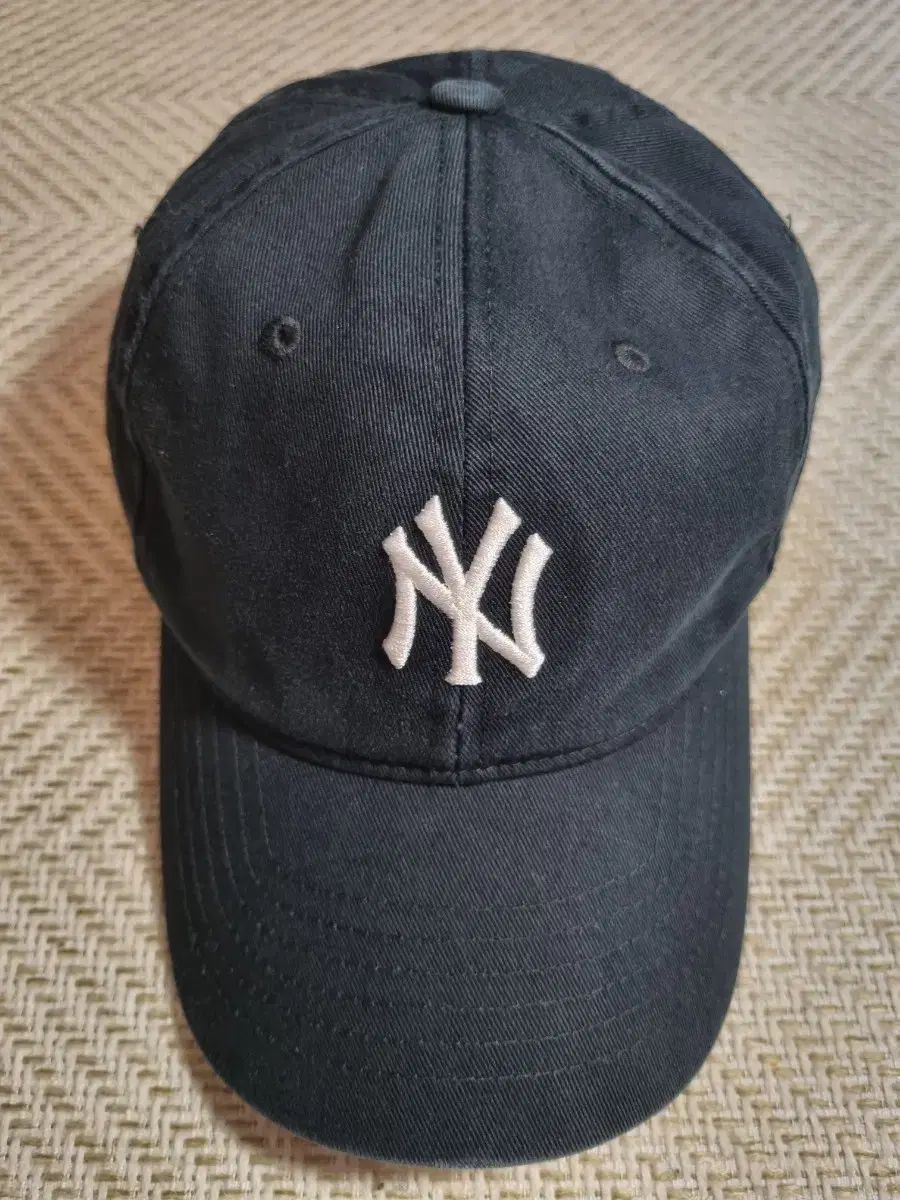 美品 MLB Korea NY ヤンキース キャップ エムエルビー 帽子 MLB Korea エムエルビーコリア キャップ 帽子 クマ刺しゅう