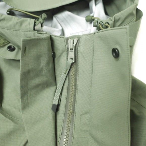 HYKE ハイク 23AW PERTEX SHELL COAT パーテックスシェルコート 232-17388 1(S) OLIVE DRAB シェル マウンテンパーカー アウター HYKE ハイク 23AW PERTEX SHELL COAT パーテックスシェルコート 232