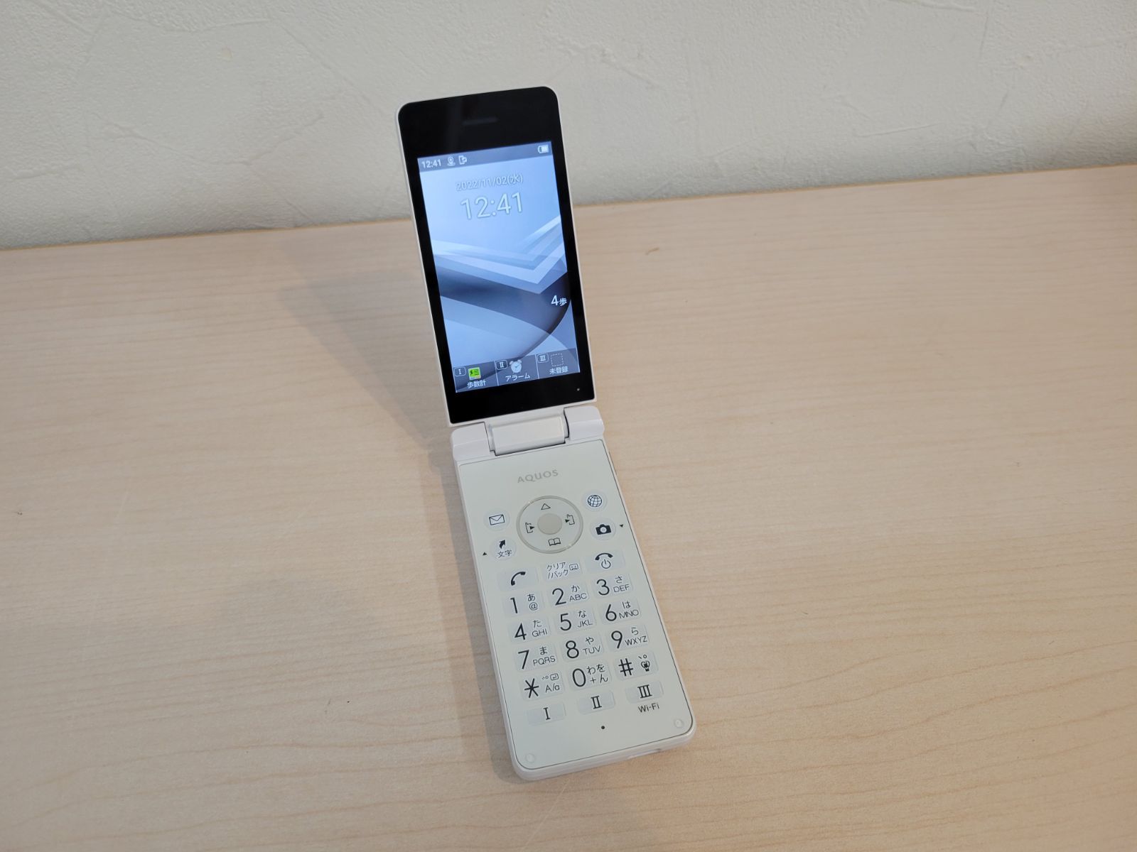 AQUOS ケータイ4 A205SH ホワイト ソフトバンク SIMフリー 