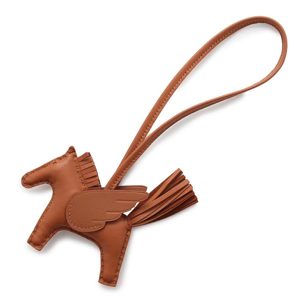 希少　ご当地キティ レストラン限定 根付　ウェイトレスバージョン キーホルダー ☆ご当地キティ レストラン限定 ウェイトレスバージョン 根付け