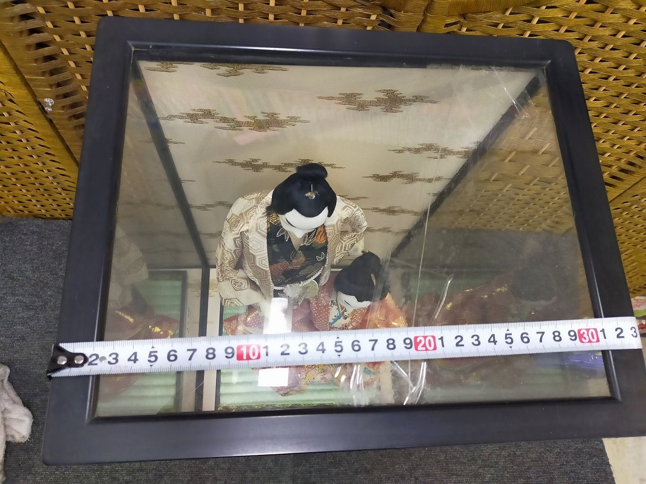 F01-20251024-15 琉球人形 男雛・女雛 ペア ガラスケース入り - メルカリ