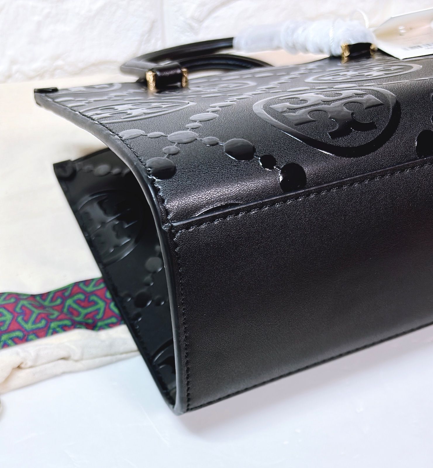 新作♡⃛新品】トリーバーチ Tモノグラム トップハンドル