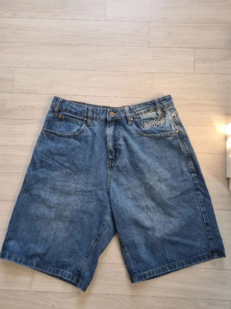 ショートパンツ