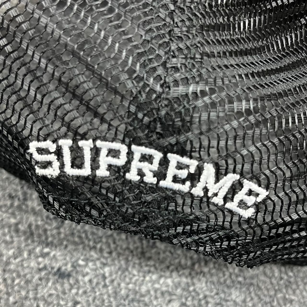 supreme キャップ irakコラボ 国内正規 SUPREME 22AW IRAK Arc Mesh Back 5-Panel Cap コラボ