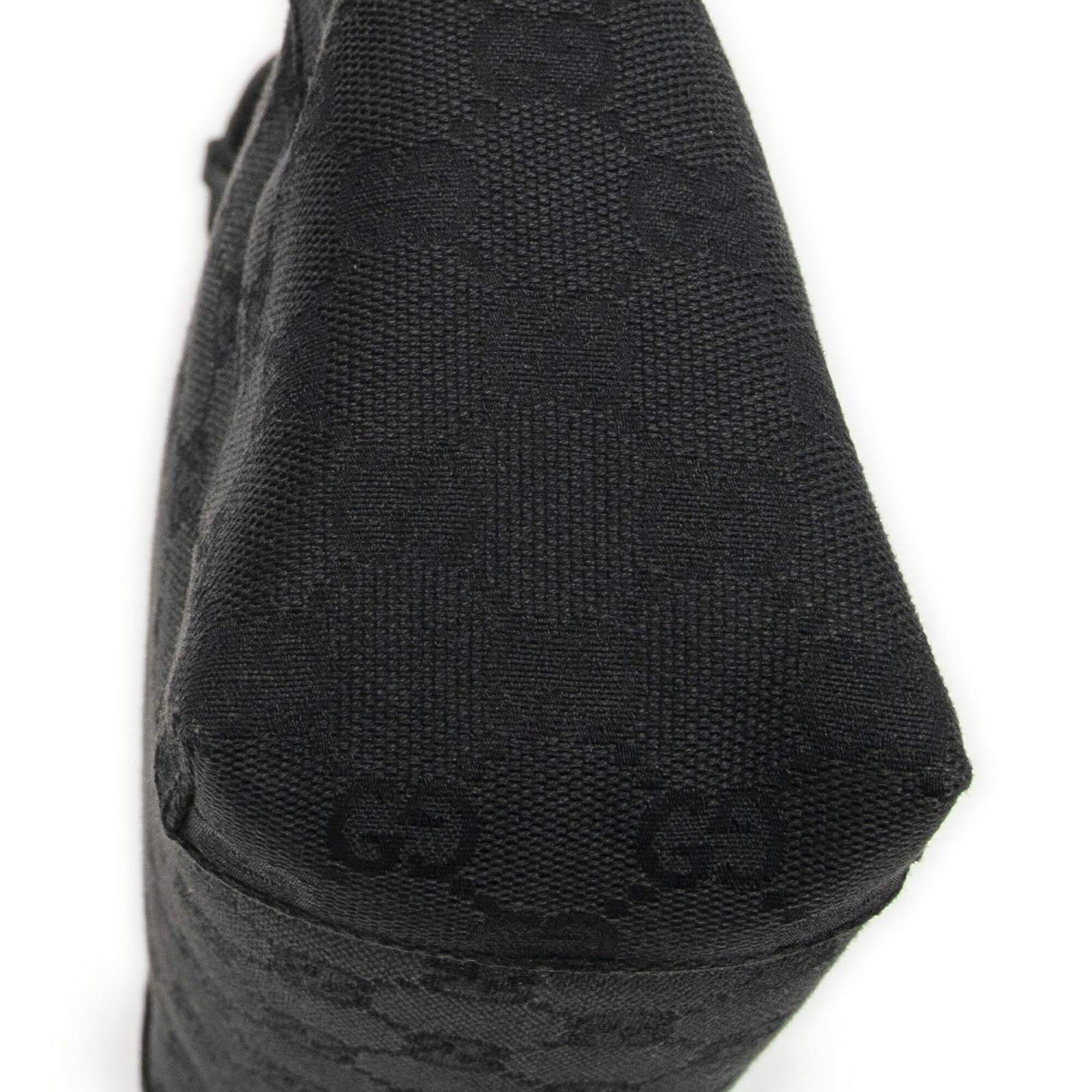 グッチ黒GGキャンバスA