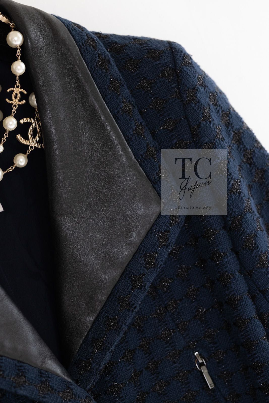 シャネル ジャケット CHANEL 81万 ネイビー ブラック レザー襟 コットン ツイード 新品同様 34 36 シャネル ジャケット CHANEL 81万 ネイビー ブラック レザー襟