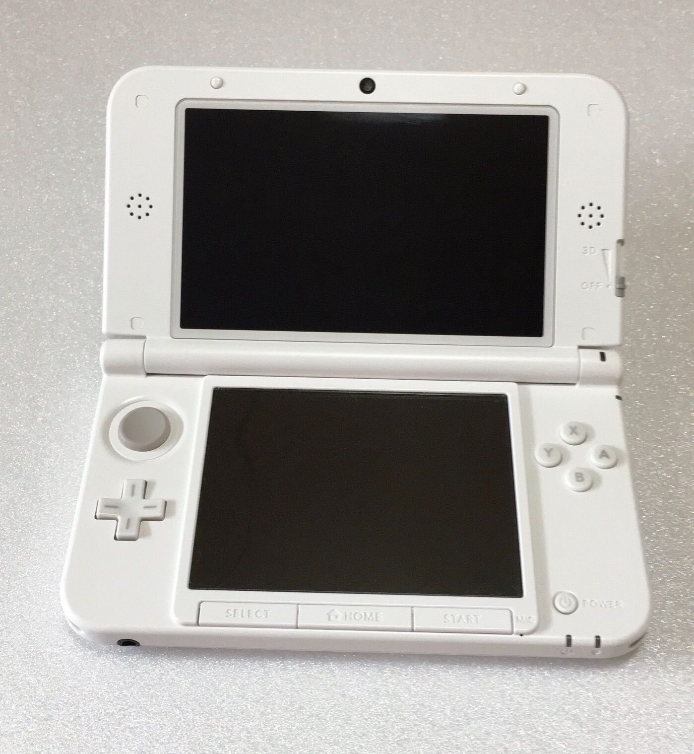 極美品・任天堂3DSLL アイルーホワイト・ソフト9本・ケース・充電器  