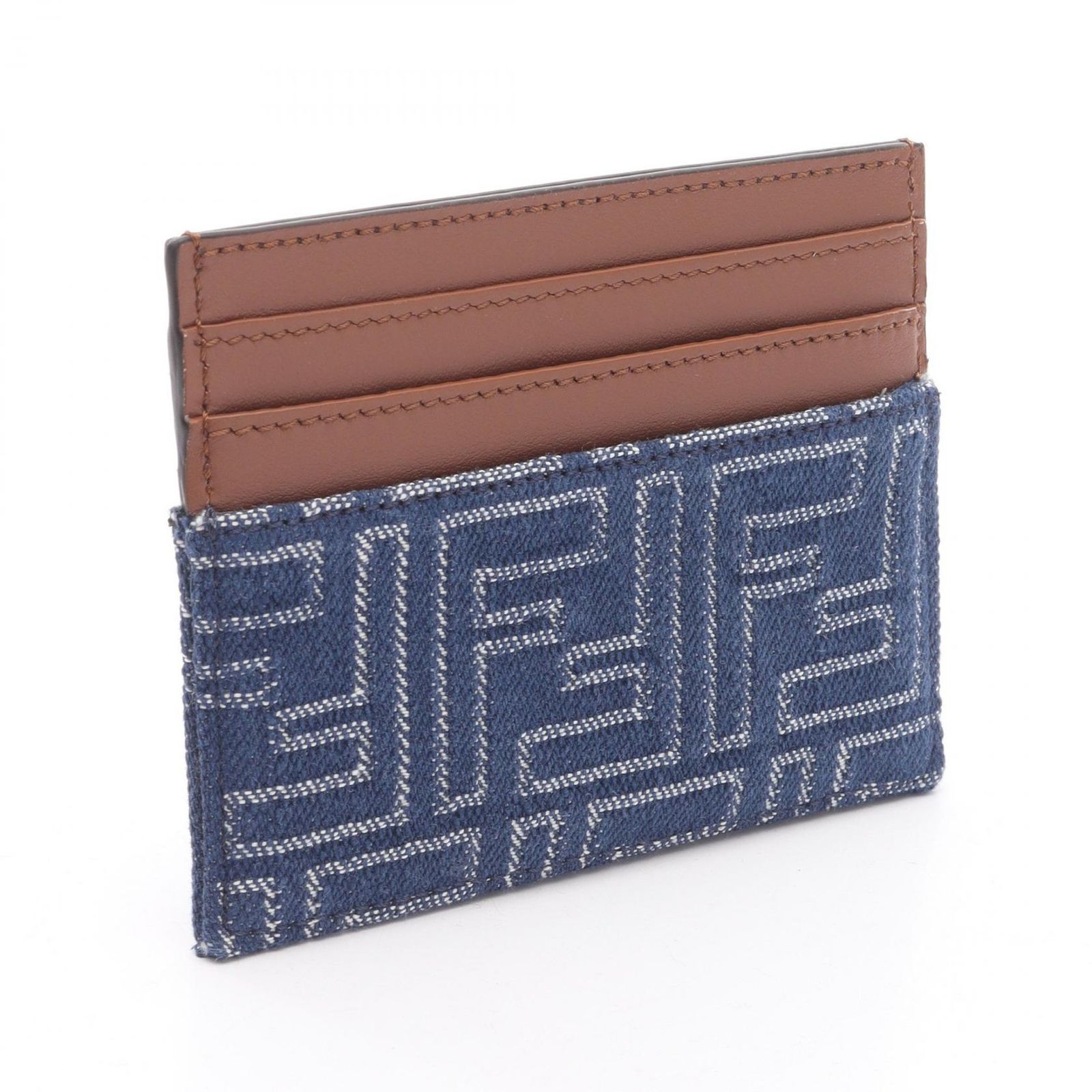 FENDI フェンディ